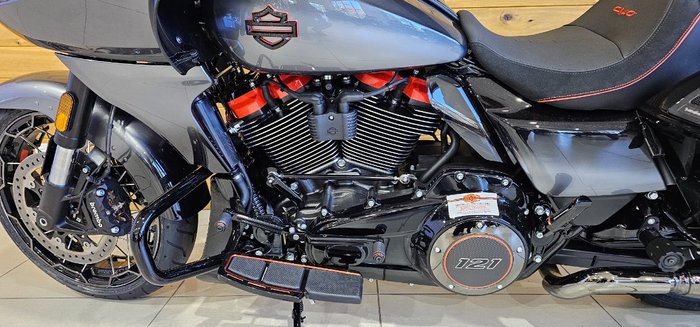 2025 Harley-davidson FLTRXSE CVO ROAD GLIDE (121) RAVEN FADE