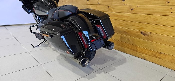 2025 Harley-davidson FLTRXSE CVO ROAD GLIDE (121) RAVEN FADE