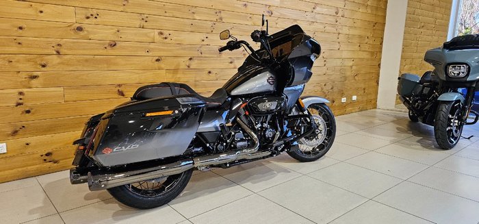 2025 Harley-davidson FLTRXSE CVO ROAD GLIDE (121) RAVEN FADE
