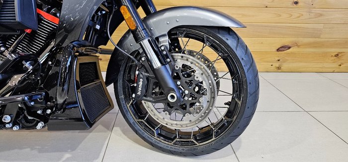 2025 Harley-davidson FLTRXSE CVO ROAD GLIDE (121) RAVEN FADE