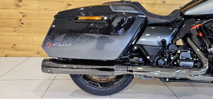 2025 Harley-davidson FLTRXSE CVO ROAD GLIDE (121) RAVEN FADE