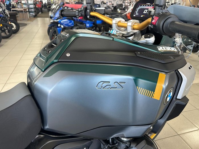 2025 BMW R 1300 GS Adventure Option 719 R 1300 Green