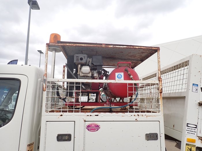 2010 HINO 300 614 WHITE
