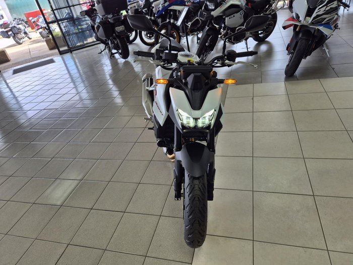 2025 Honda CB750 Hornet CB White