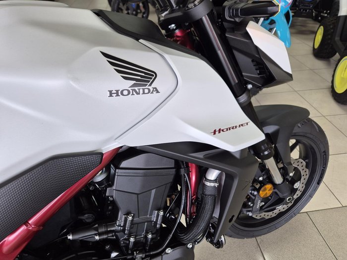 2025 Honda CB750 Hornet CB White