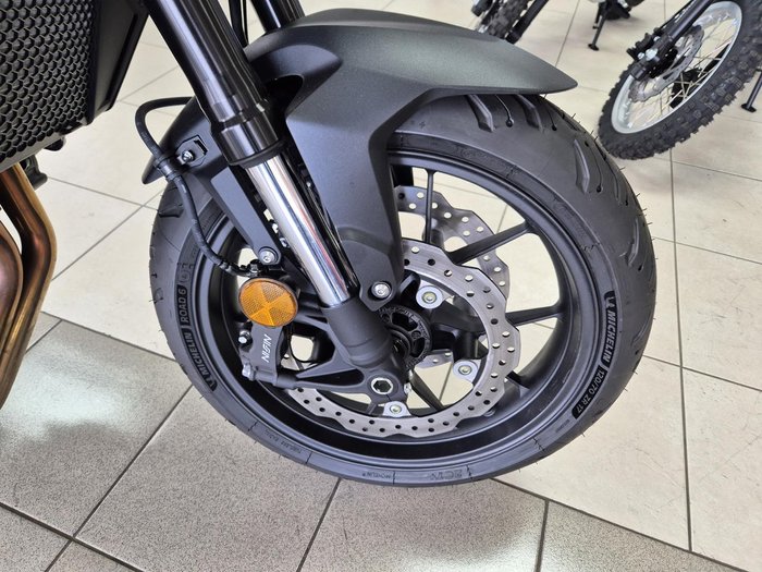 2025 Honda CB750 Hornet CB White