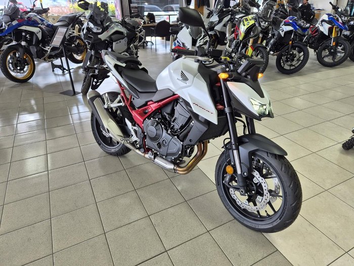 2025 Honda CB750 Hornet CB White