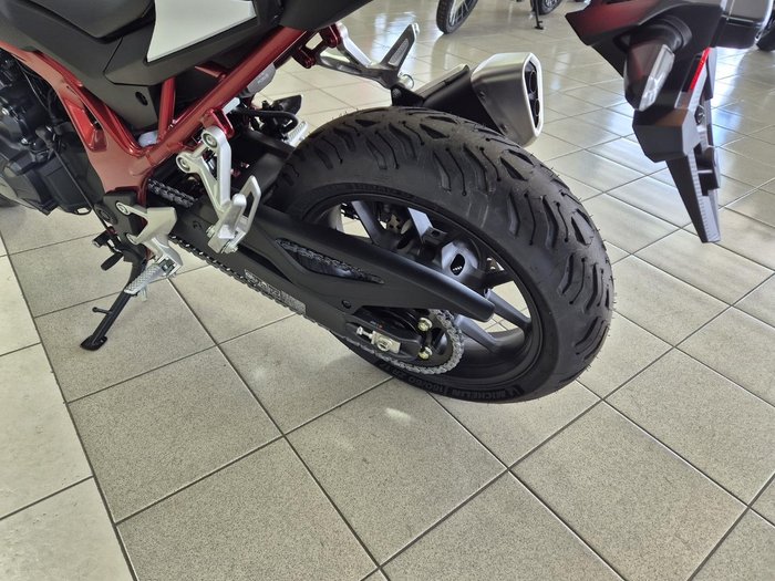 2025 Honda CB750 Hornet CB White