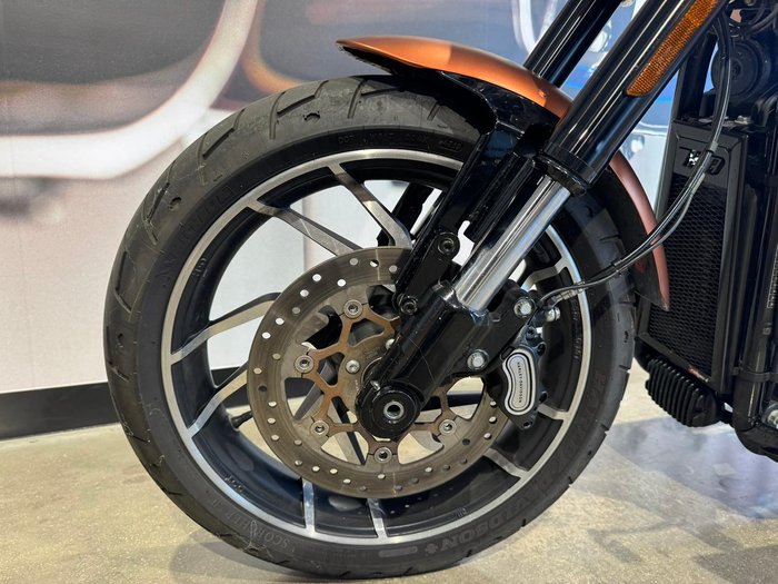 2020 Harley-Davidson Sport Glide 107 (FLSB) Softail Orange