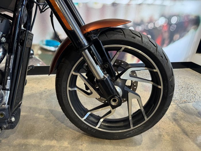 2020 Harley-Davidson Sport Glide 107 (FLSB) Softail Orange