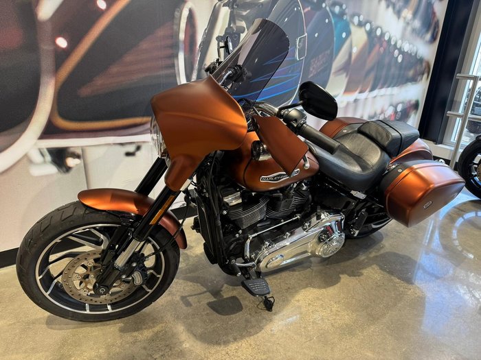 2020 Harley-Davidson Sport Glide 107 (FLSB) Softail Orange