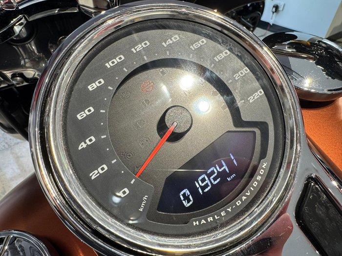 2020 Harley-Davidson Sport Glide 107 (FLSB) Softail Orange