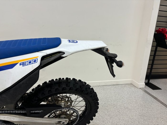 2023 HUSQVARNA TE300i White