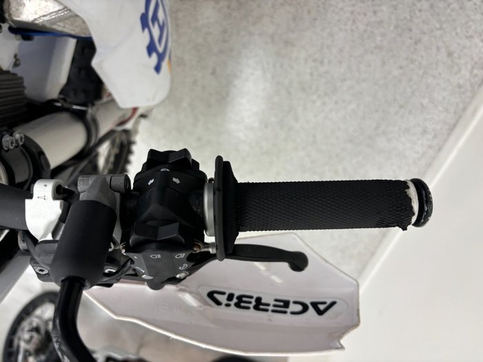 2023 HUSQVARNA TE300i White