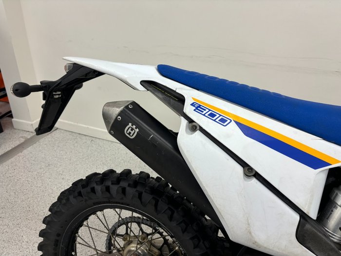 2023 HUSQVARNA TE300i White