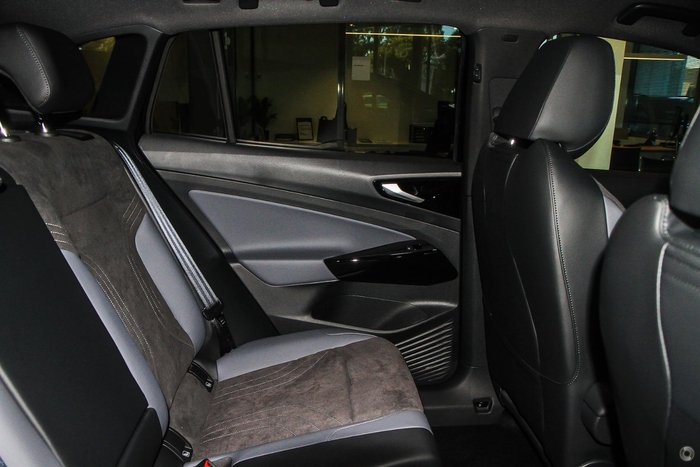 2025 Volkswagen ID.4 Pro