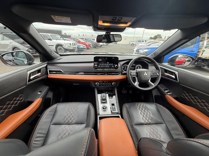 2022 Mitsubishi Outlander Exceed Tourer