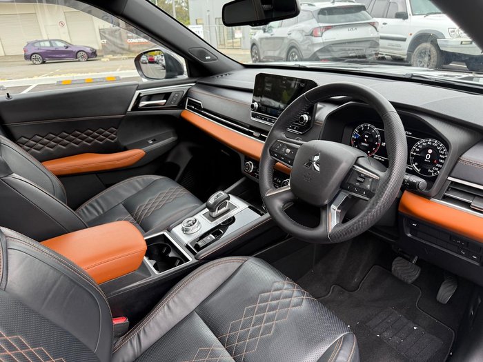 2022 Mitsubishi Outlander Exceed Tourer