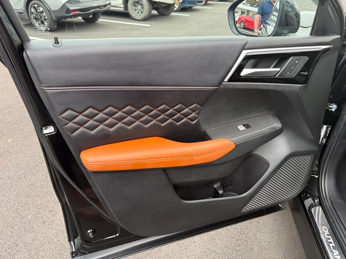 2022 Mitsubishi Outlander Exceed Tourer