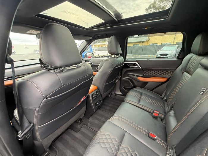 2022 Mitsubishi Outlander Exceed Tourer