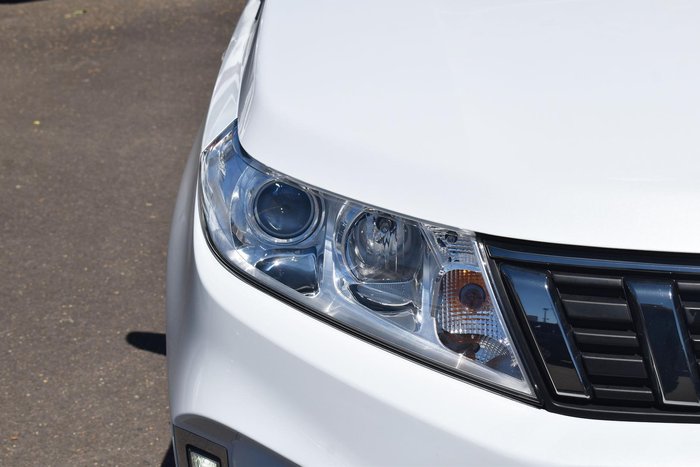 2023 Suzuki Vitara LY Series II Cool White