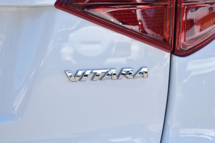 2023 Suzuki Vitara LY Series II Cool White