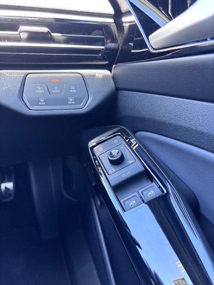 2024 Volkswagen ID.4 Pro