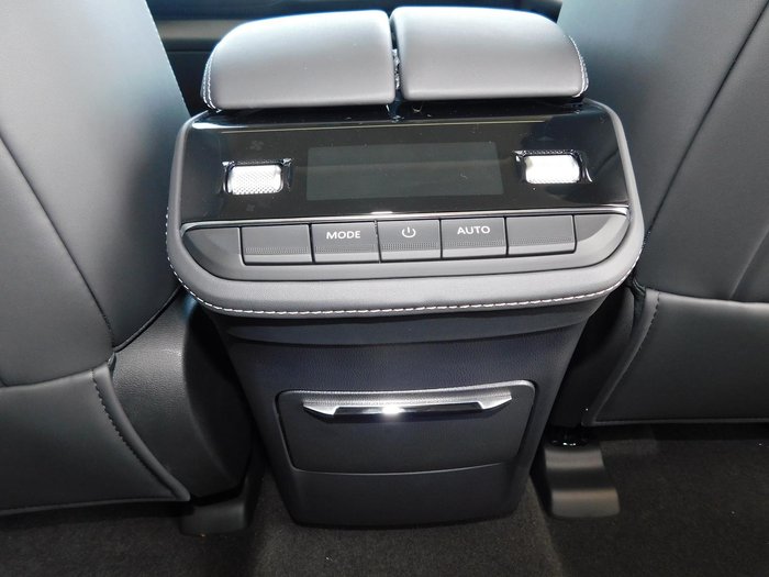 2025 LDV D90 Executive