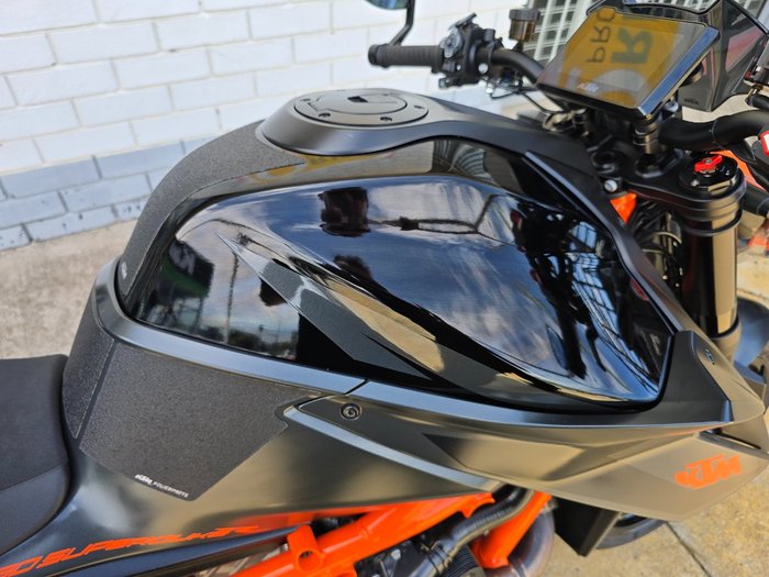 2021 Ktm 1290 SUPER DUKE R Black