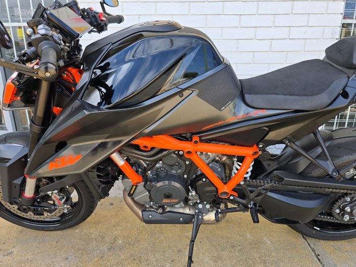 2021 Ktm 1290 SUPER DUKE R Black