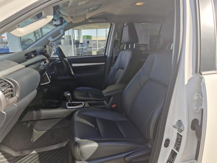 2023 Toyota Hilux SR5