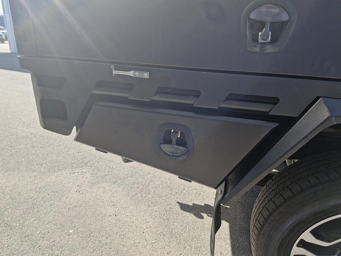 2023 Toyota Hilux SR5