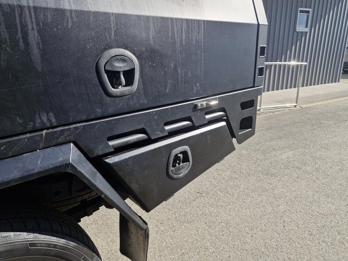 2023 Toyota Hilux SR5