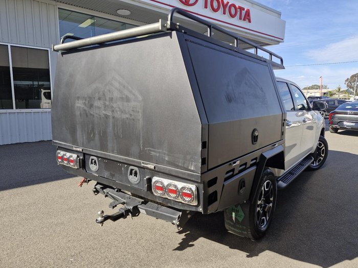 2023 Toyota Hilux SR5