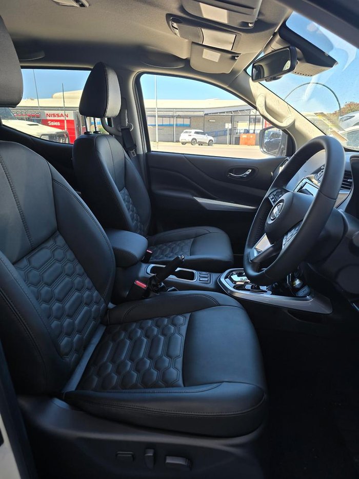 2025 Nissan Navara ST-X