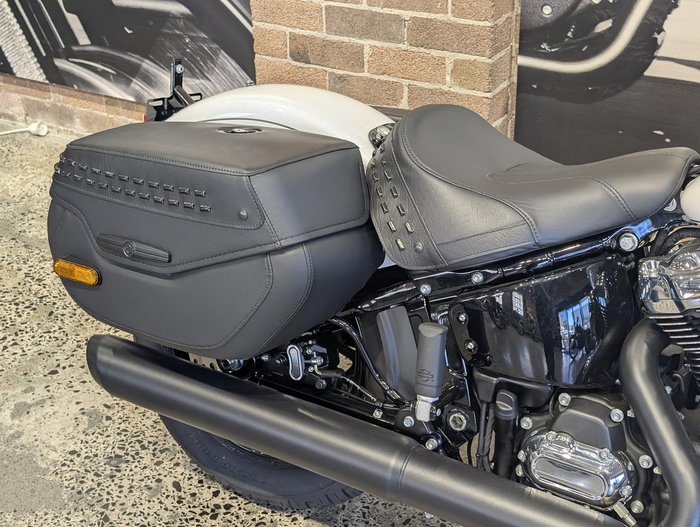 2025 Harley-Davidson Heritage Classic 117 (FLHC) Softail White