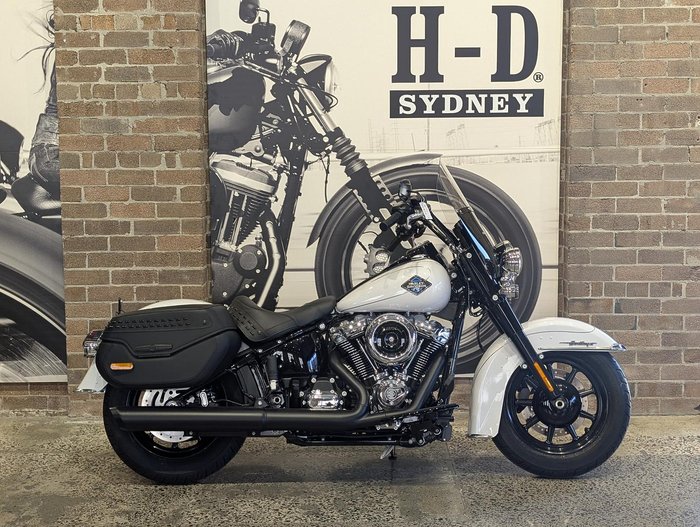 2025 Harley-Davidson Heritage Classic 117 (FLHC) Softail White