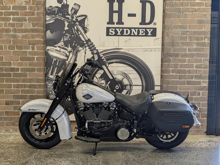 2025 Harley-Davidson Heritage Classic 117 (FLHC) Softail White