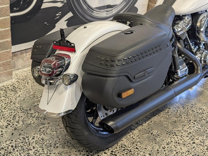 2025 Harley-Davidson Heritage Classic 117 (FLHC) Softail White