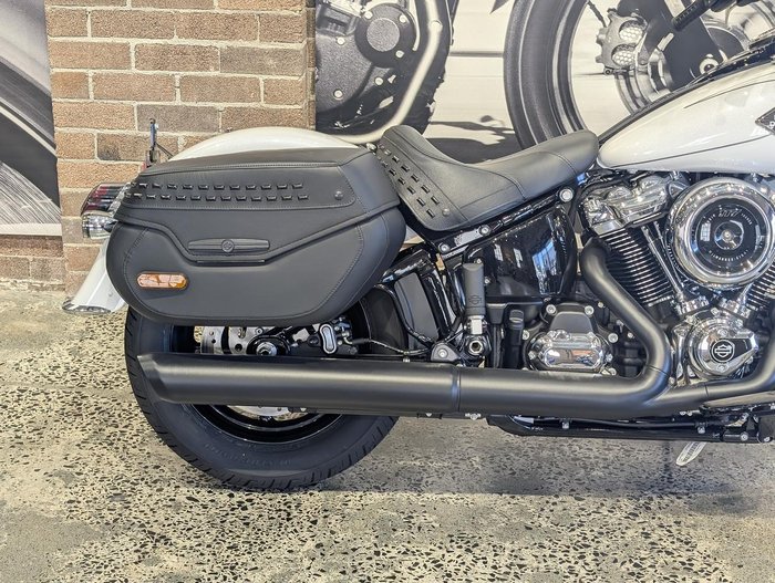 2025 Harley-Davidson Heritage Classic 117 (FLHC) Softail White