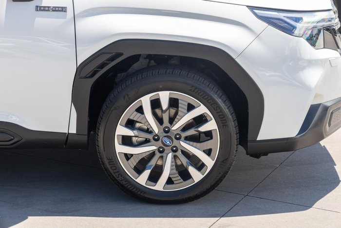 2025 Subaru Forester Hybrid Touring S6 MY26 AWD Crystal White