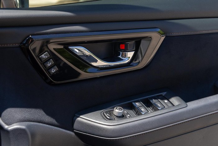 2025 Subaru Forester Hybrid Touring S6 MY26 AWD Crystal White