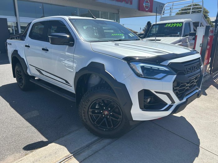 2025 Isuzu D-MAX BLADE