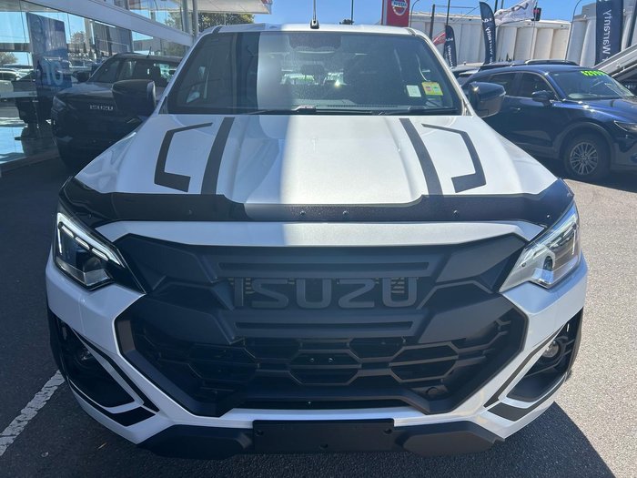 2025 Isuzu D-MAX BLADE