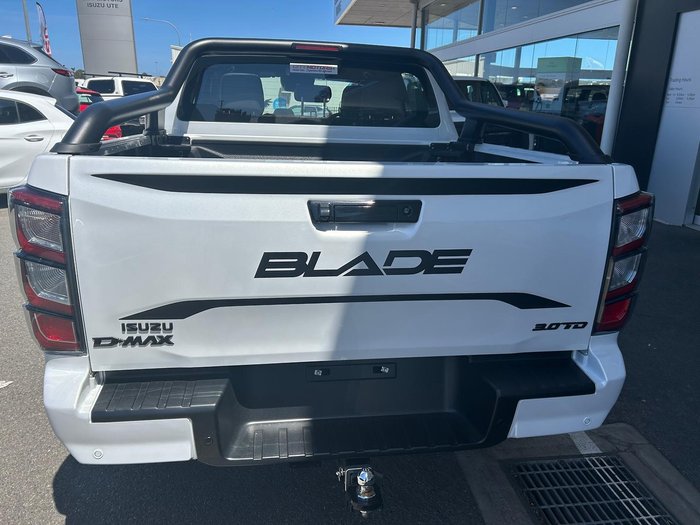 2025 Isuzu D-MAX BLADE