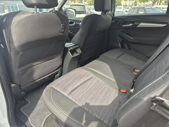 2021 Isuzu MU-X LS-M