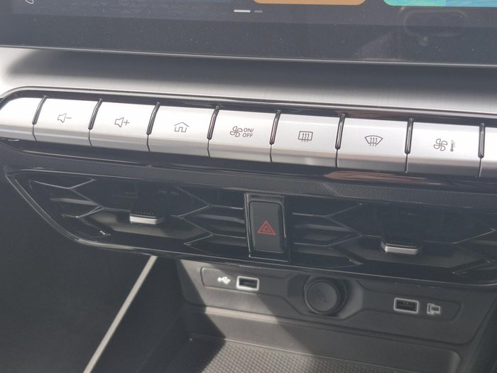 2024 MG MG5 Essence MY24 Dover White