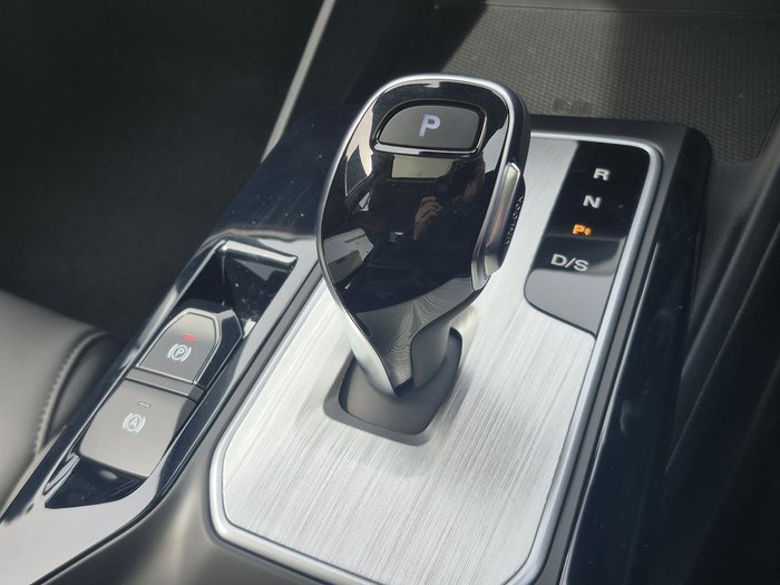 2024 MG MG5 Essence MY24 Dover White