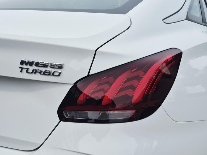 2024 MG MG5 Essence MY24 Dover White