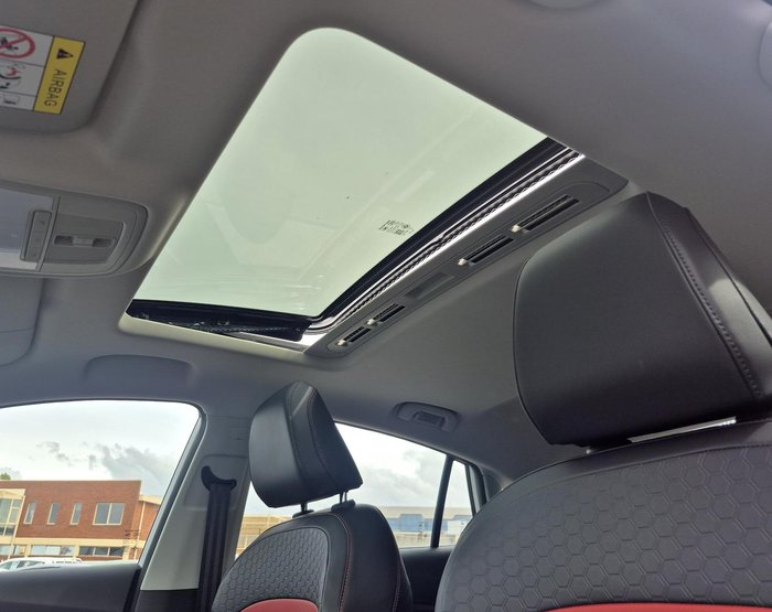 2024 MG MG5 Essence MY24 Dover White